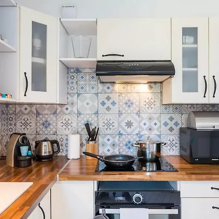 Apartment 19sisley - Calme & Cosy - 3ch 8p Metro Parking X2 Lyon